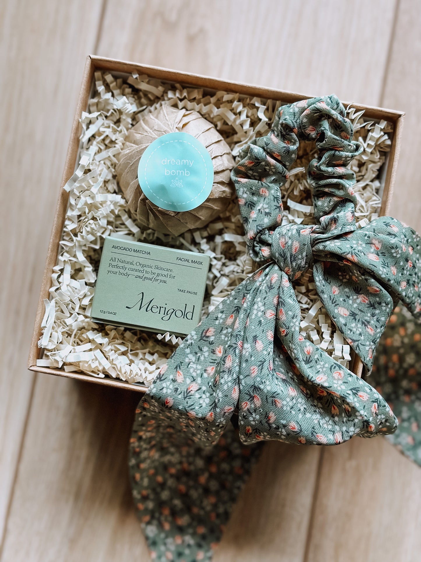 DELILAH PETITE BOX
