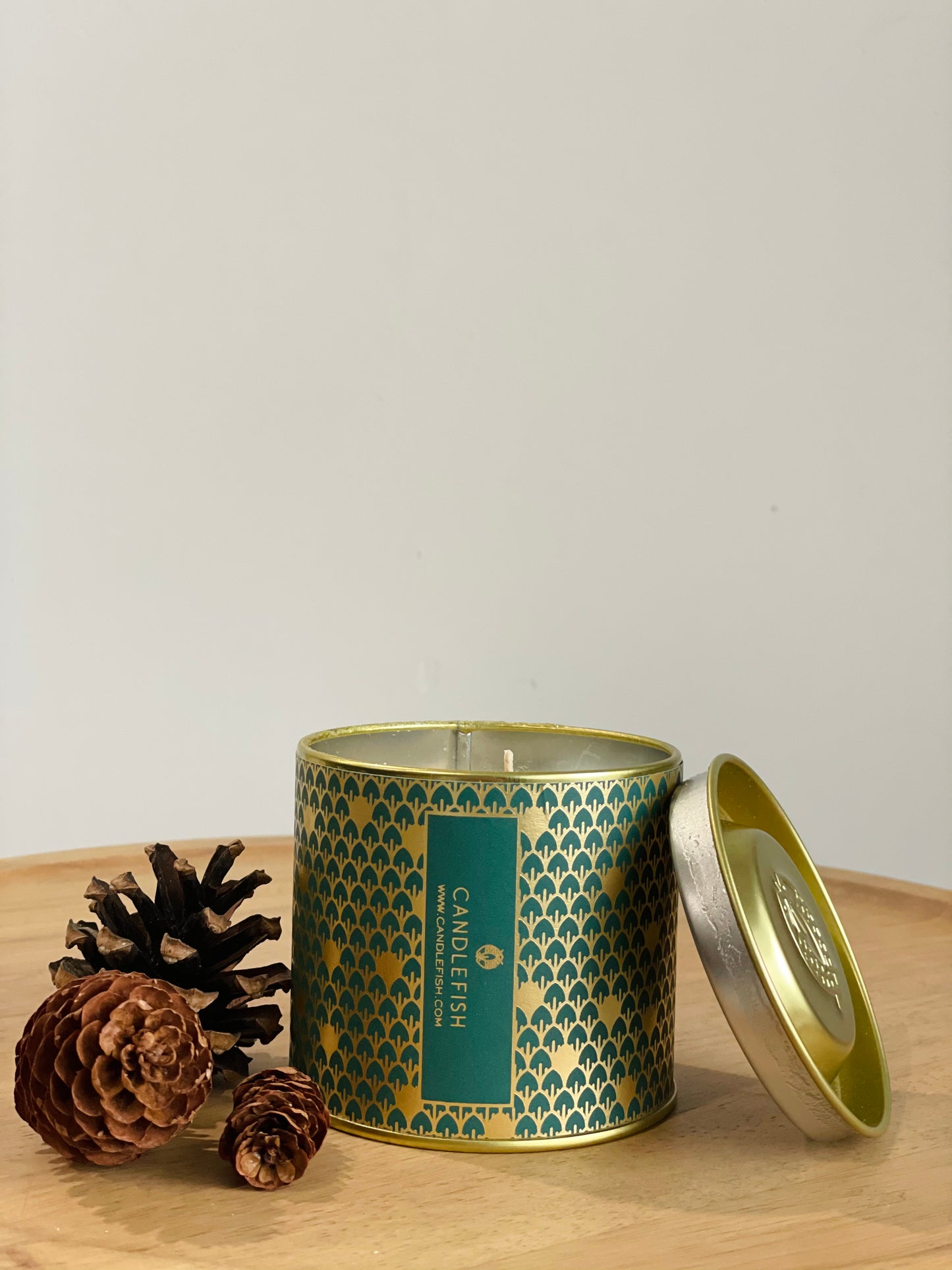 Wintergreen Gold Tin Candle